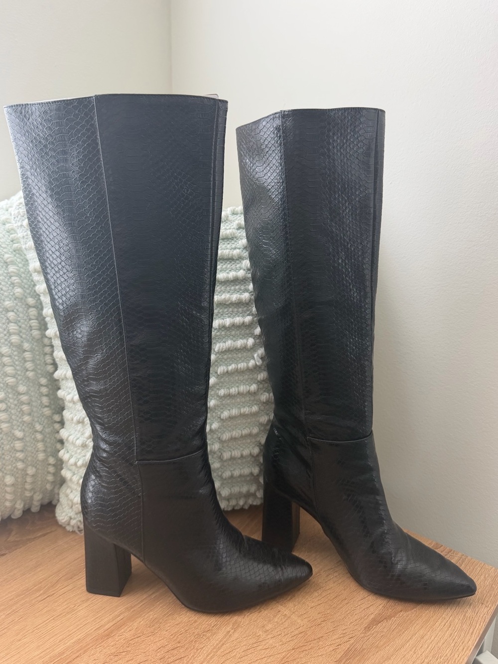 Madden Girl Firefly Tall Black Women's Knee-High Pointed Toe Heeled Boots- NEW